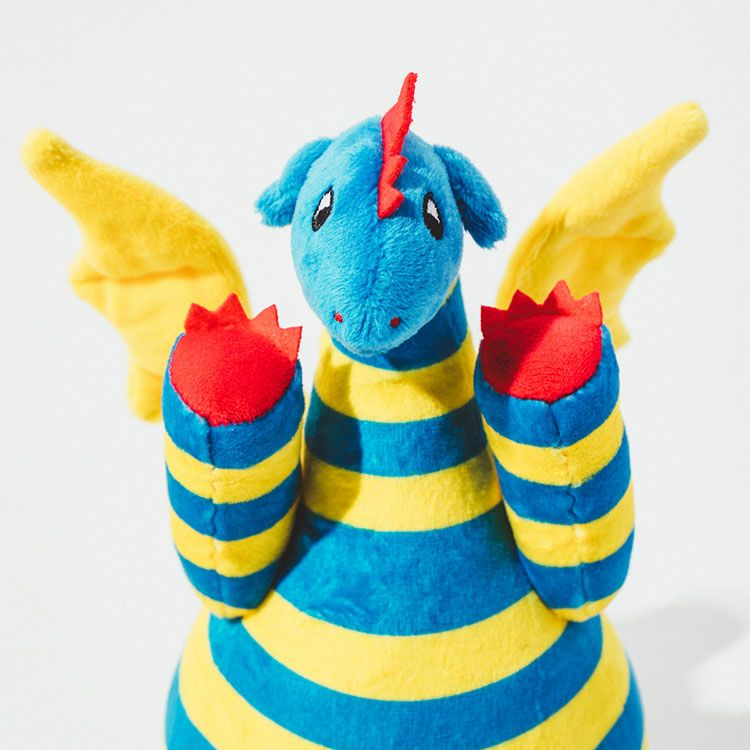 PLAY! MUSEUM「エルマーのぼうけん」展】りゅうのぬいぐるみ